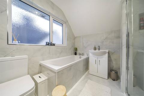 16 Ridgeway, Dartford, DA2 7JW