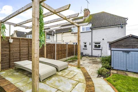 16 Ridgeway, Dartford, DA2 7JW