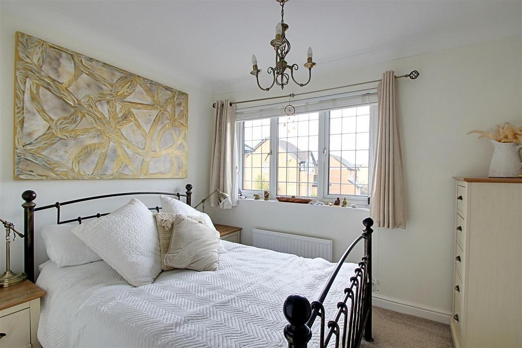 Bedroom 1.jpg