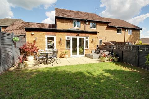 3 bedroom semi-detached house for sale, The Sonnets, Gadebridge, Hemel Hempstead