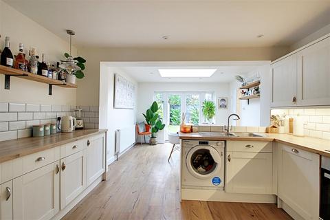 3 bedroom semi-detached house for sale, The Sonnets, Gadebridge, Hemel Hempstead
