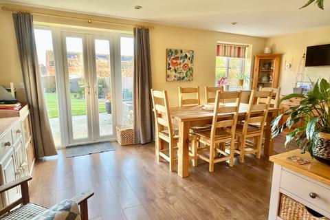 4 bedroom detached house for sale, Twyning Green, Tewkesbury GL20