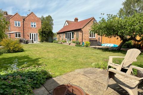 undefined, Twyning Green, Tewkesbury GL20