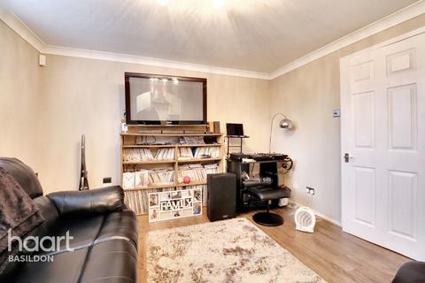 1 bedroom apartment for sale, Robinia Close, Basildon