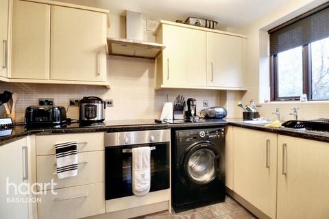 1 bedroom apartment for sale, Robinia Close, Basildon