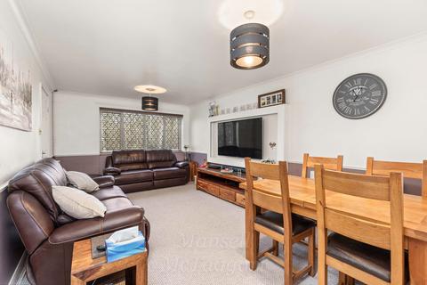 3 bedroom end of terrace house for sale, Seaford Road, Crawley RH11