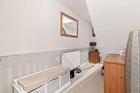 3 bedroom end of terrace house for sale, Seaford Road, Crawley RH11