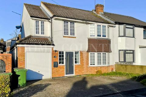 3 bedroom semi-detached house for sale, Salisbury Close, Potters Bar, EN6