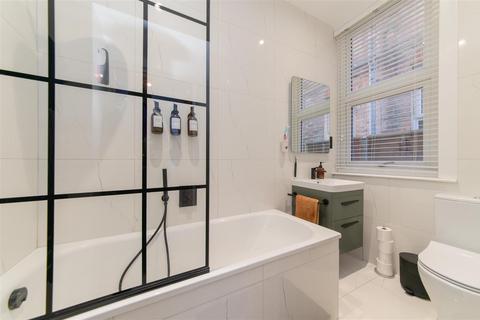 2 bedroom flat for sale, Manor View, Finchley