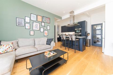 2 bedroom flat for sale, Manor View, Finchley