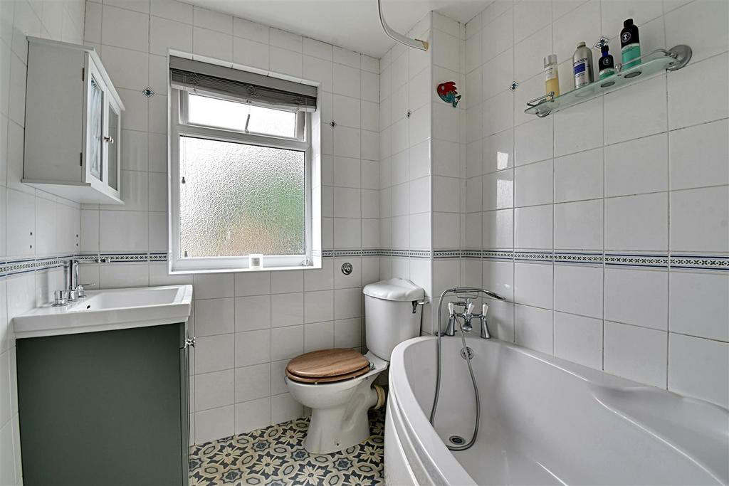 Bathroom.jpg