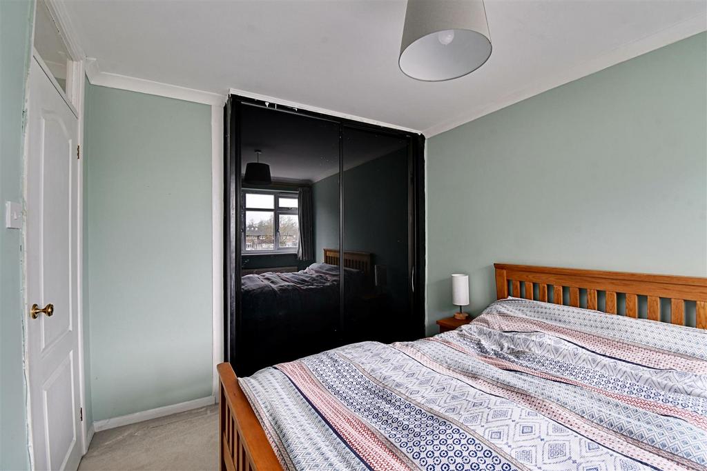 Bedroom 1 2.jpg