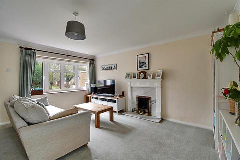 21 Becketts, Hertford, SG14 2AN