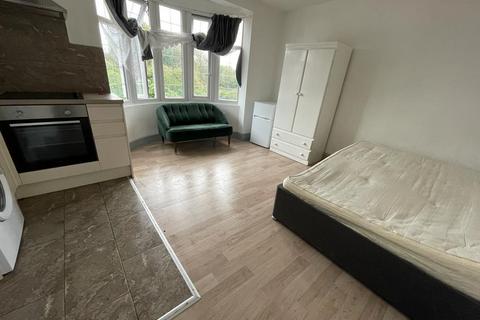 1 bedroom flat to rent, Eltisley Road, Ilford IG1