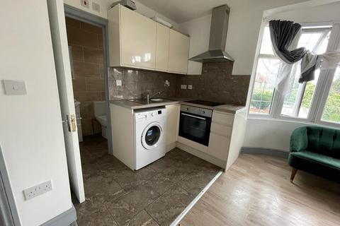 1 bedroom flat to rent, Eltisley Road, Ilford IG1