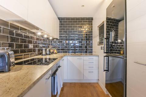 2 bedroom flat for sale, Hutchings Street, Canary Wharf, London, E14