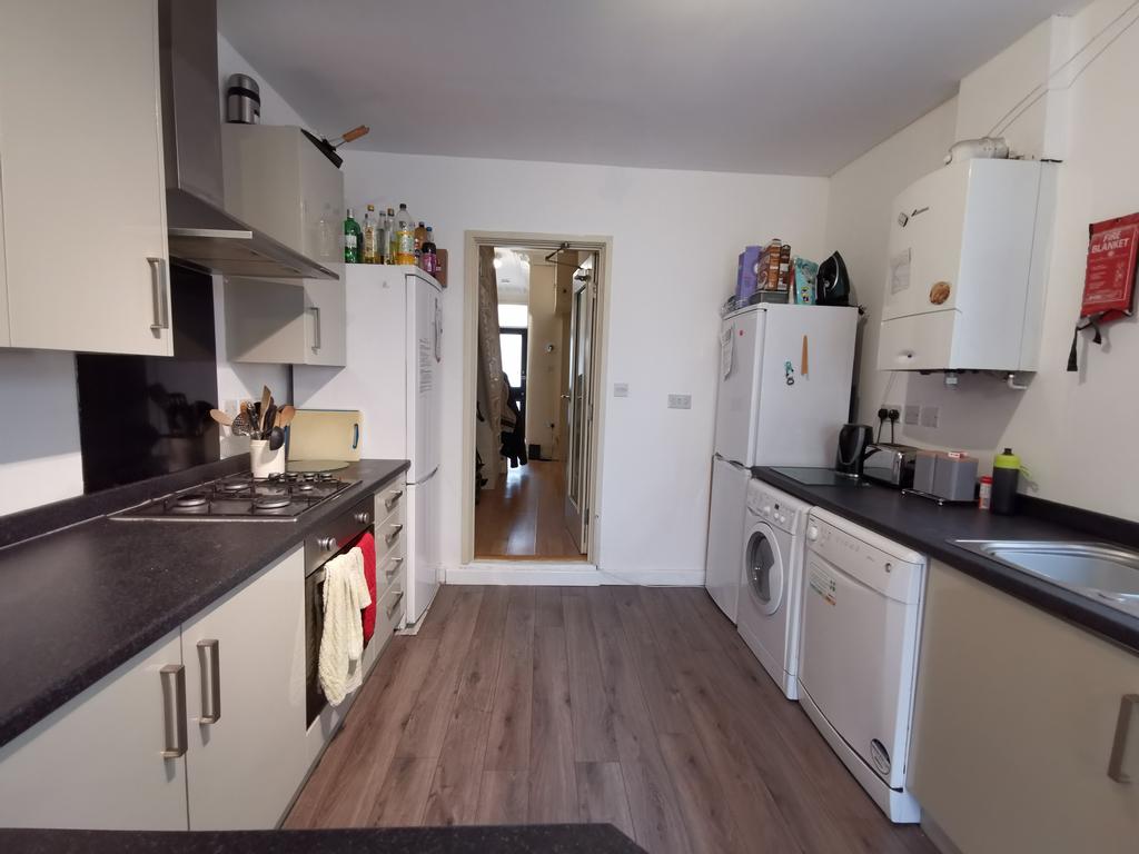 Kitchen 4