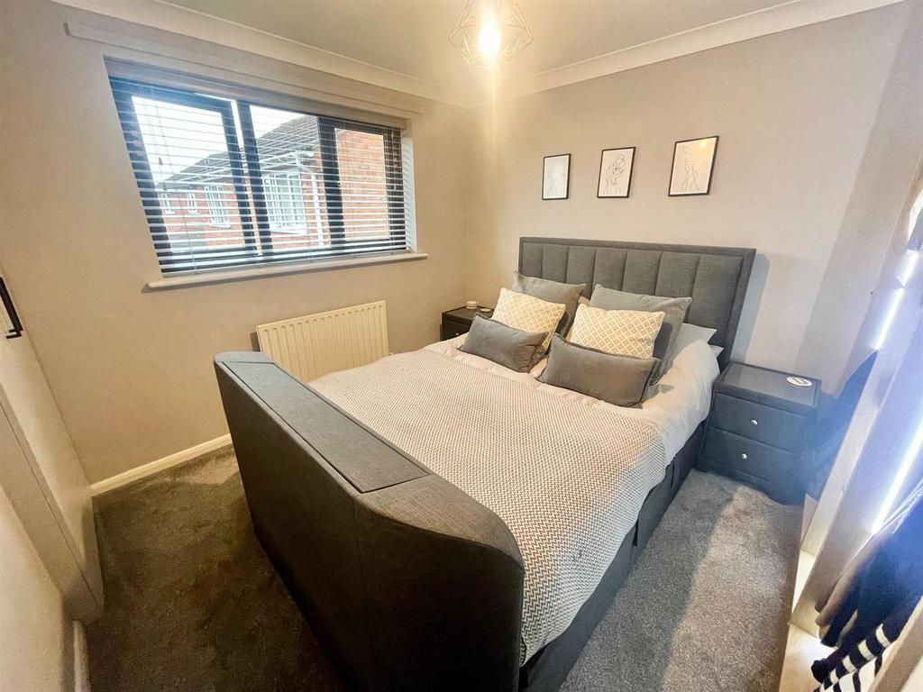 Bedroom 1 .jpeg