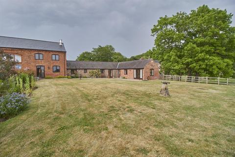 3 bedroom barn conversion to rent, Manor Lane, Peckleton