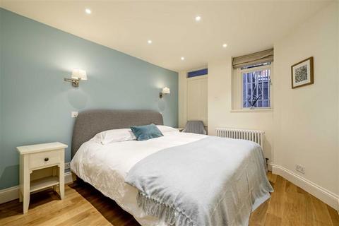 3 bedroom flat for sale, Cresswell Gardens, London SW5