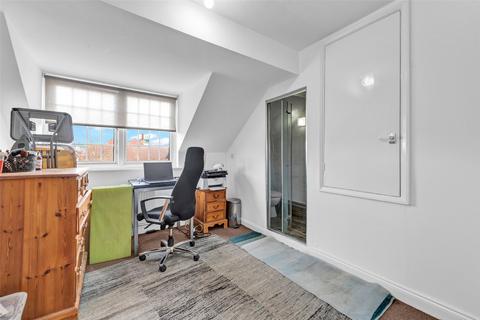 9 Avocet Mews, London, SE28 0DA