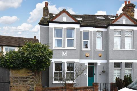 3 bedroom end of terrace house for sale, Lutwyche Road, London, SE6 4EP