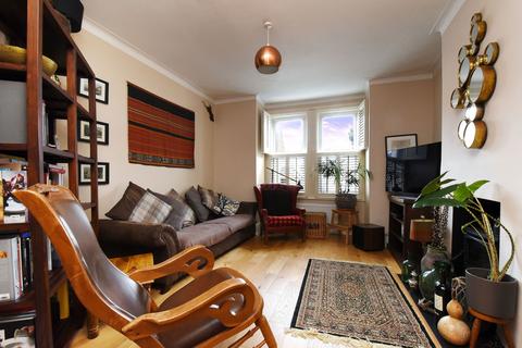 3 bedroom end of terrace house for sale, Lutwyche Road, London, SE6 4EP