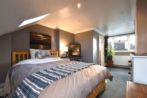 1 Lutwyche Road, London, SE6 4EP
