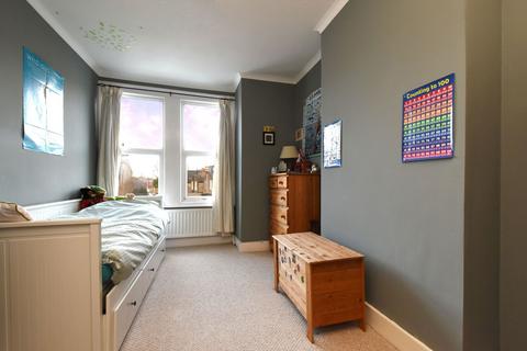 1 Lutwyche Road, London, SE6 4EP