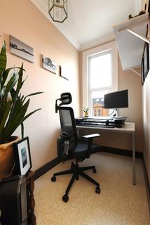 1 Lutwyche Road, London, SE6 4EP