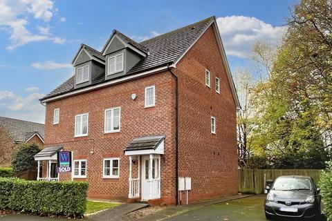 4 bedroom townhouse to rent, Lawnhurst Avenue, Wythenshawe, Manchester