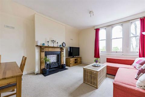 2 bedroom flat for sale, Cromwell Road, Teddington TW11