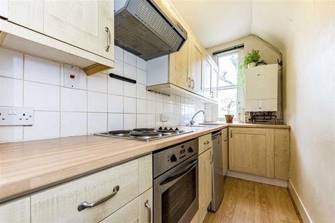 2 bedroom flat for sale, Cromwell Road, Teddington TW11