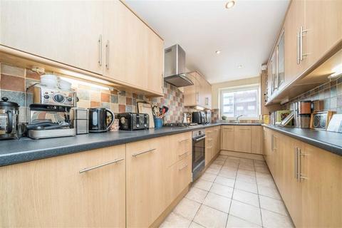 2 bedroom flat for sale, Anglers Reach, Surbiton KT6