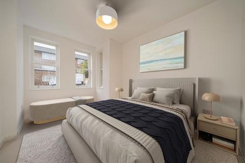 3 bedroom flat for sale, Exbury Road, London SE6