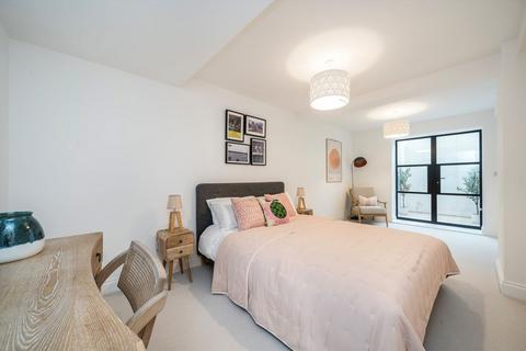 1 bedroom flat for sale, Exbury Road, London SE6