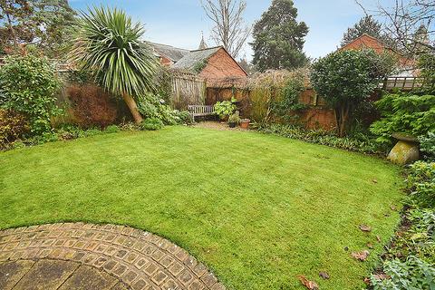 8 Etonhurst Close, Exeter, EX2 7QZ