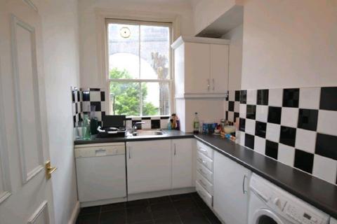 2 bedroom flat to rent, Iverson Road, West Hampstead NW6