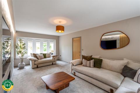 6 Birchwood Dell, Doncaster, DN4 6SY