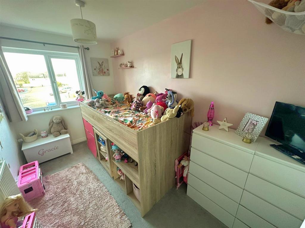 Bed 3.jpg