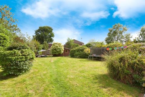 4 Blanches Road, Partridge Green, Horsham, RH13 8HZ
