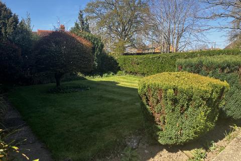 4 Blanches Road, Partridge Green, Horsham, RH13 8HZ
