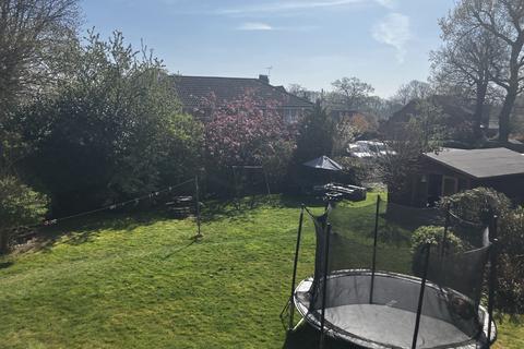 4 Blanches Road, Partridge Green, Horsham, RH13 8HZ