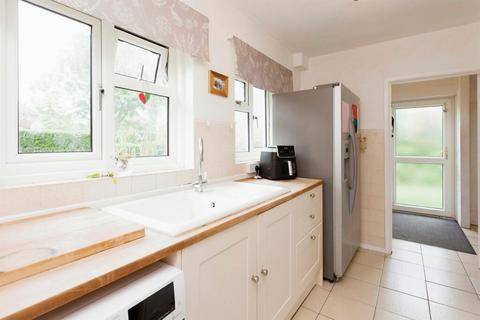 4 Blanches Road, Partridge Green, Horsham, RH13 8HZ