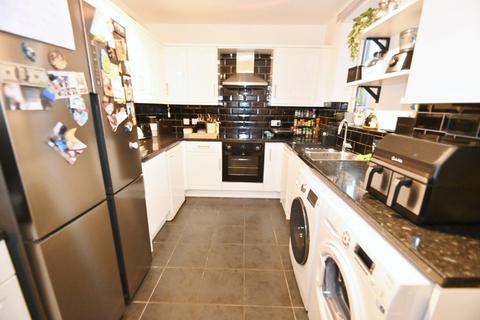 3 bedroom terraced house for sale, Harrow Road, Langley, Berkshire, SL3