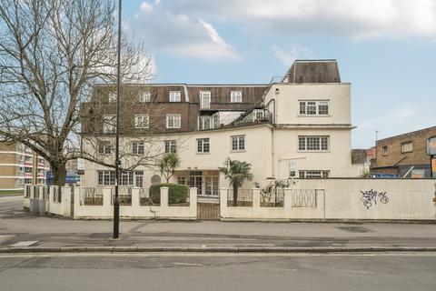 1 bedroom flat for sale, Queensway, Southampton, Hampshire, SO14