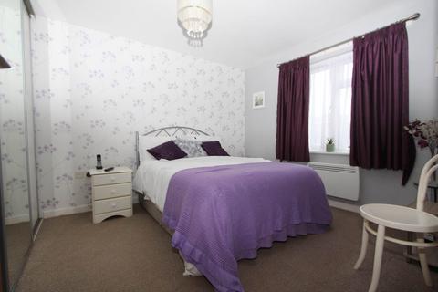 2 bedroom retirement property for sale, Hilltop Close, Rayleigh