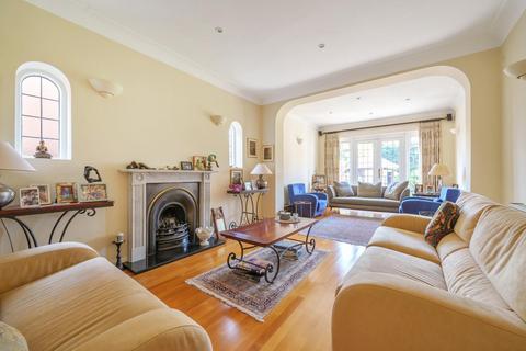 6 Michleham Down, London, N12 7JN