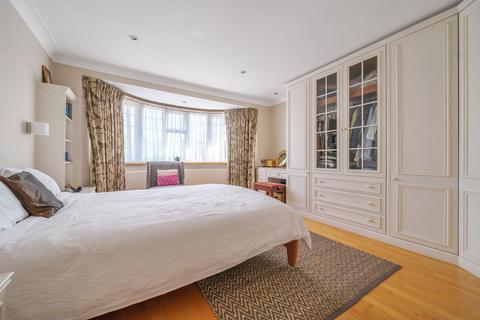 6 Michleham Down, London, N12 7JN