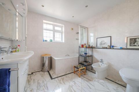 6 Michleham Down, London, N12 7JN